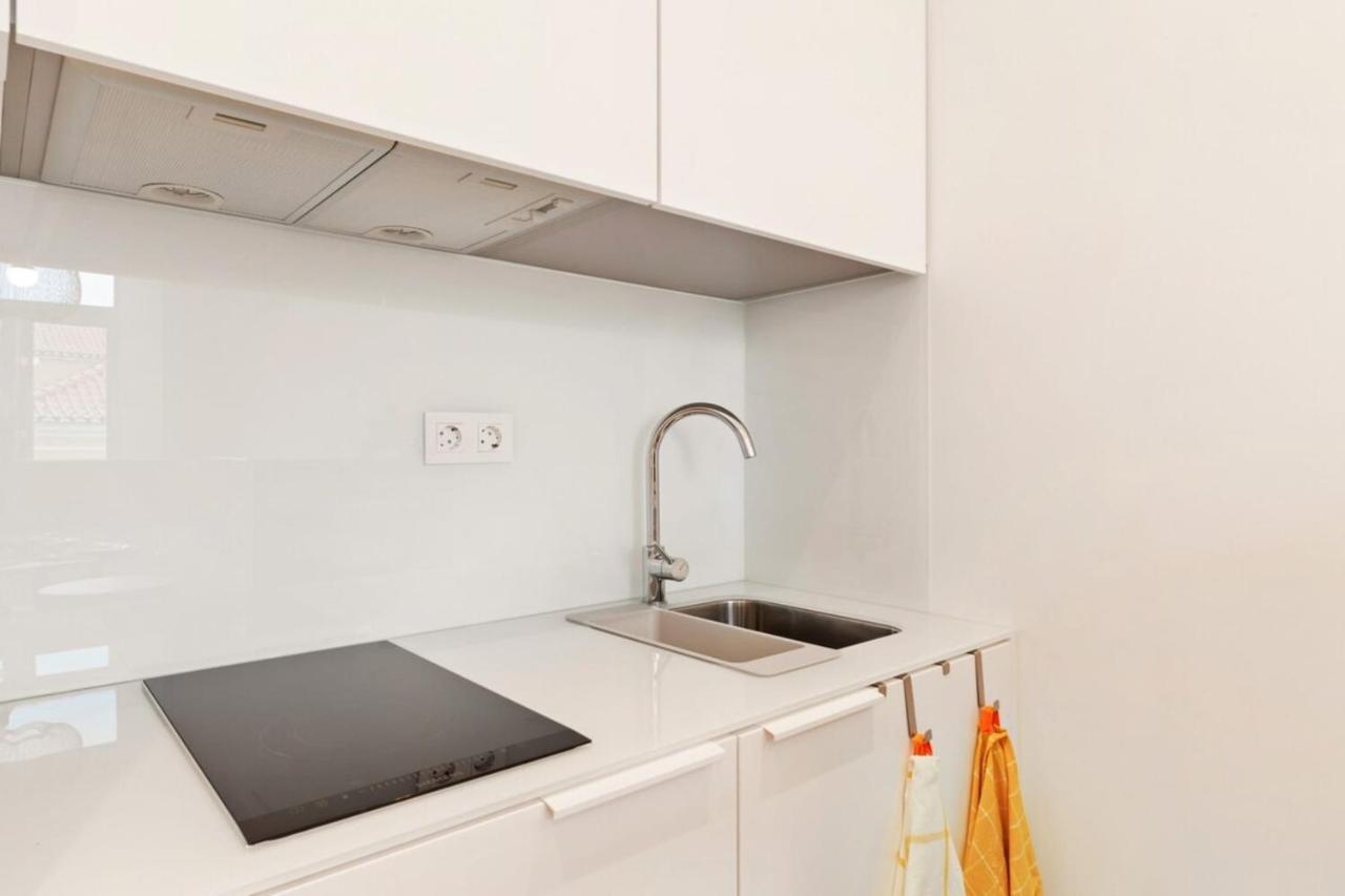 Modern Portuguese 1 Bedroom Apartment In Belem Lisbon Bagian luar foto